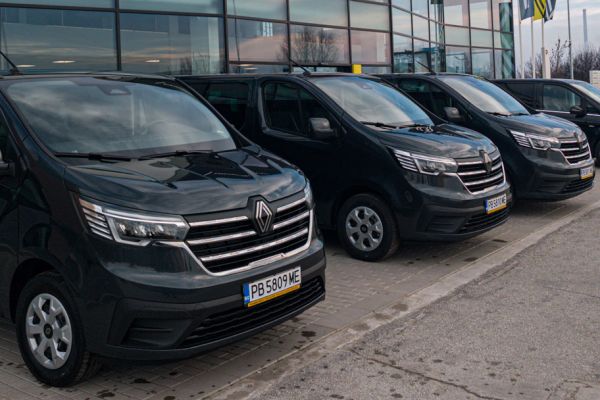 busove-renault-traffic-2025901358FA-2656-A553-DF25-DD9A73C88CC5.jpg